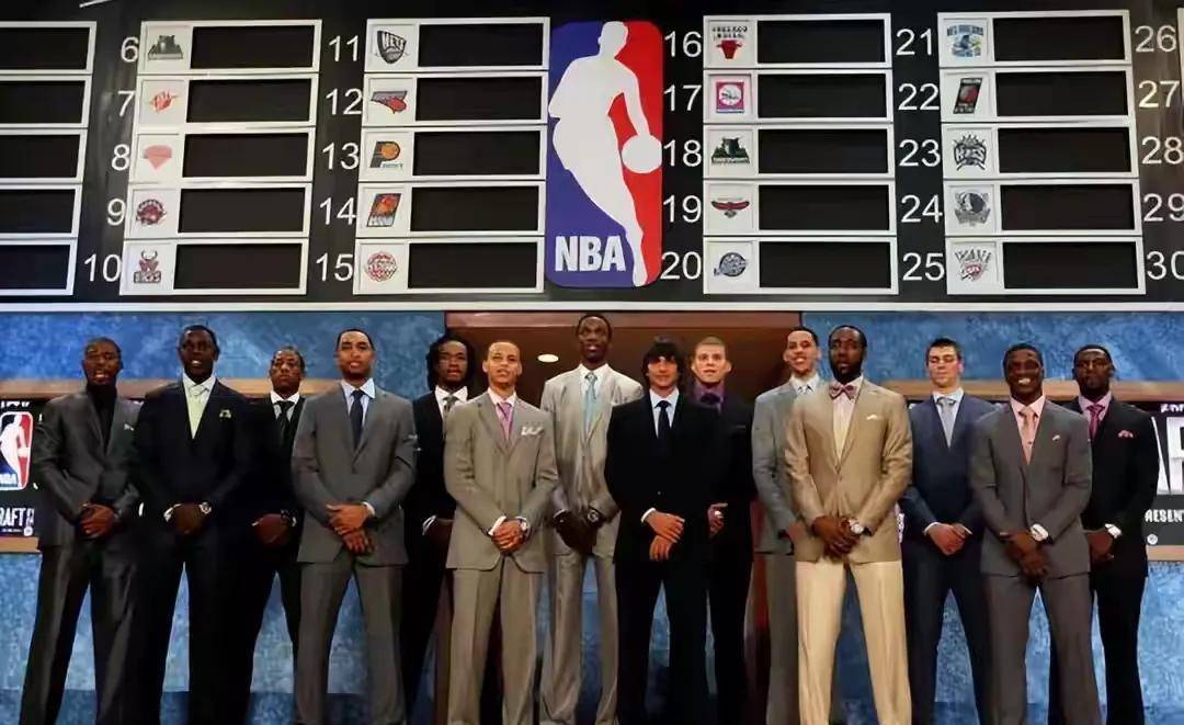 2010年NBA选秀顺位名单，那届被伤病诅咒，却又星光熠熠的奇葩一代
