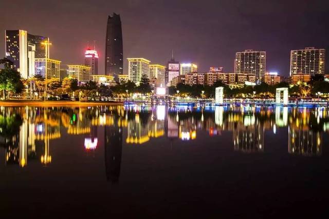 东莞vs福州夜景视频直播，哪座城的夜色更懂你的心？